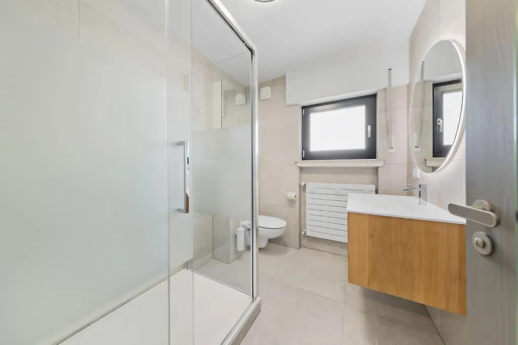 Villa66 Private Bedroom 4 - Shared Kitchen Livange