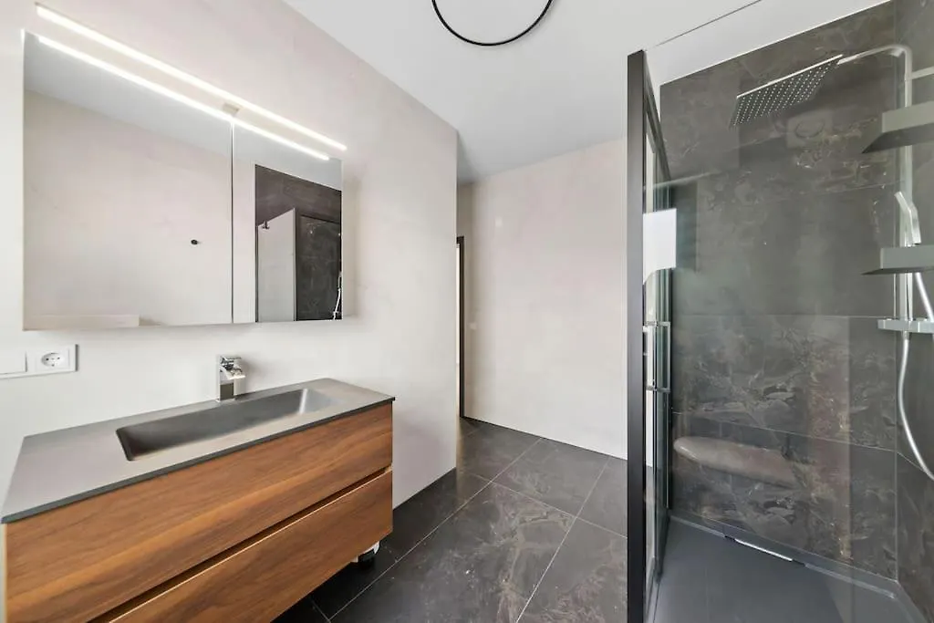 Villa66 Private Bedroom 4 - Shared Kitchen Livange